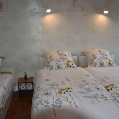 Maison En Bord De Rance Holiday home